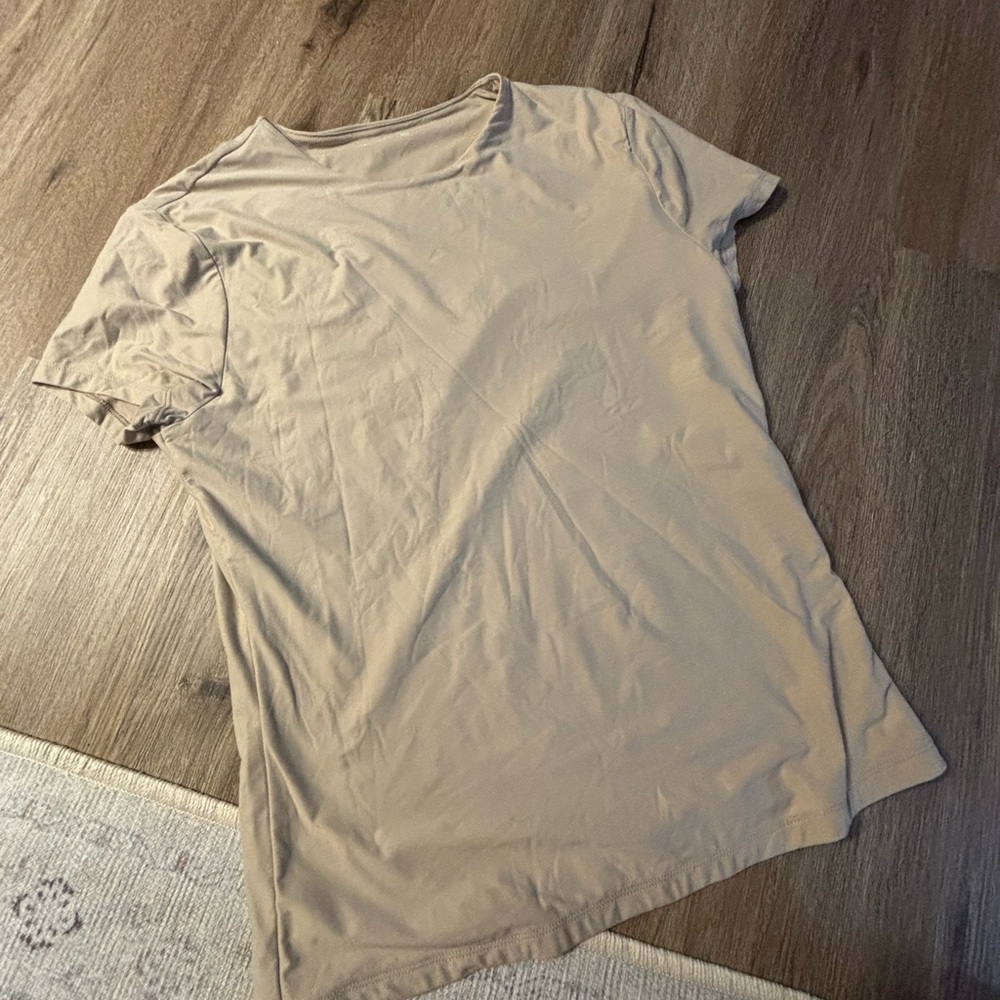 abercrombie seamless tuckable tshirt